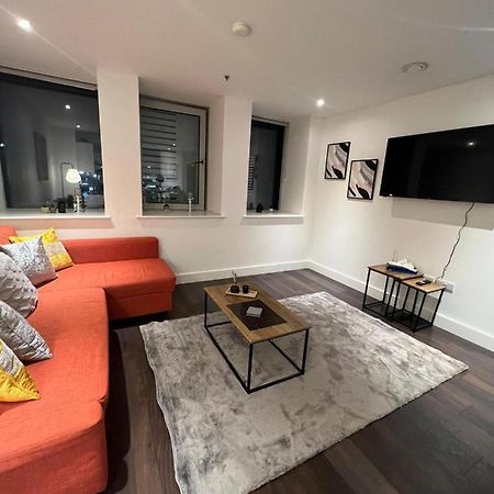 Spacious Sleep 7 Flat 20 Mins Central London Bp65 Exterior photo
