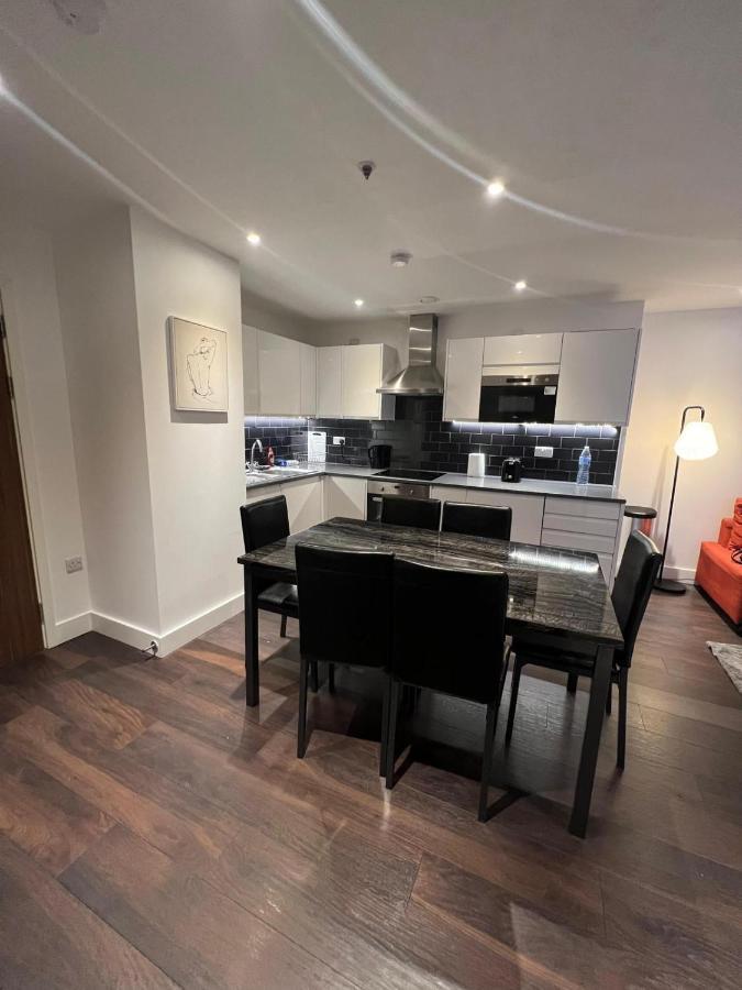 Spacious Sleep 7 Flat 20 Mins Central London Bp65 Exterior photo